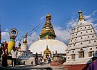 Swayambunath, depuis Durbar Square - Stupa de Swayambunath