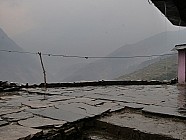 trekking de Tipling � Chalish Gaon (1700m) � 3h / +250 / -600 - Grosse averse d�s midi, qui va durer jusqu?� 18h