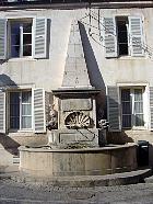 Givry - La Fontaine aux Dauphins