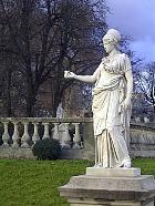 Jardin du Luxembourg - Minerve  la chouette