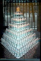 Palais royal - Vitrine du magasin Shiseido de Serge Lutens