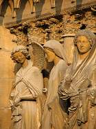 Cathédrale de Reims - L'Ange Gabriel, Marie, Marie